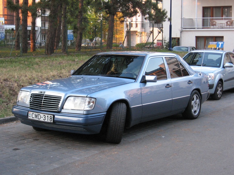 Mercedes-Benz 124 -(Pisti190e)-