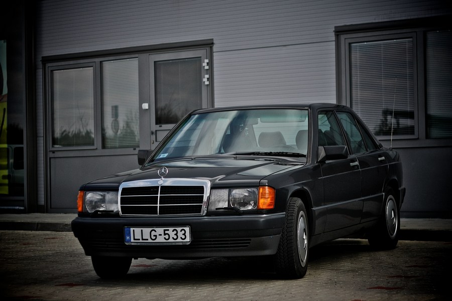 Mercedes-Benz 190E 2.6 benya