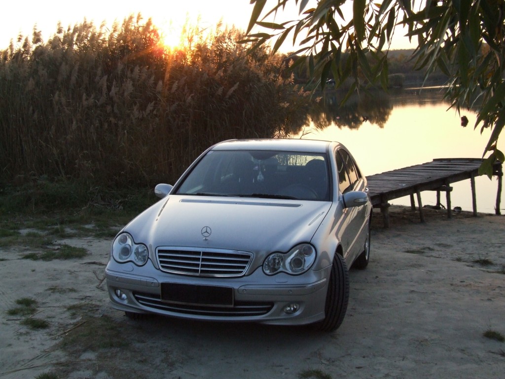Mercedes-Benz C200 : W203