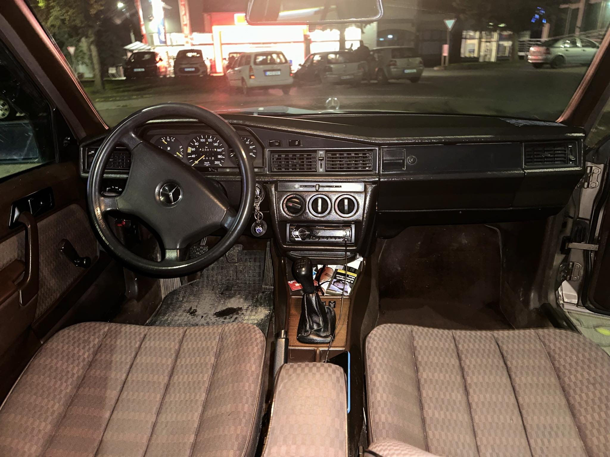 Mercedes 190D 2.5